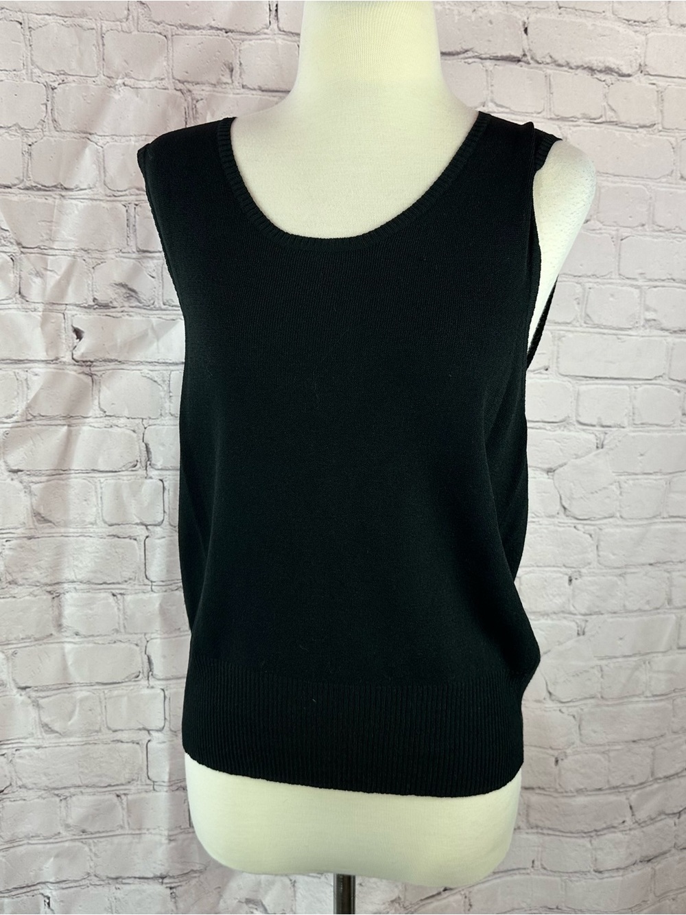 Talbots Black Ribbed Sleeveless Knit vest women M inventive layering minimalist